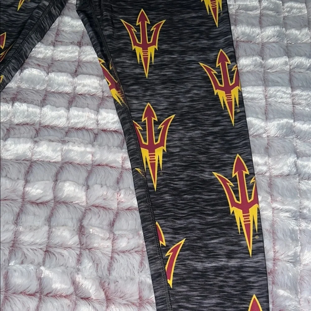 Vibrant Black and Yellow‎ Patterned Leggings